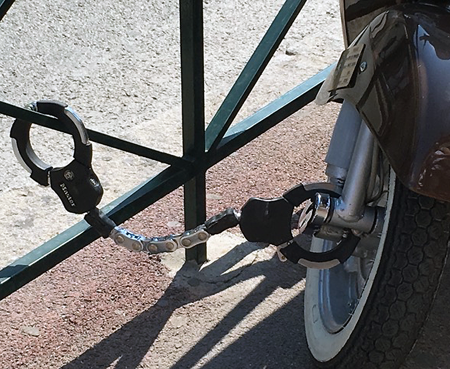 Masterlock cuffs-lock for scooters