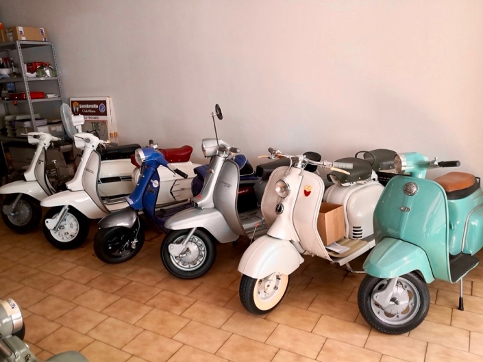 Clients scooters prêt pour la collecte