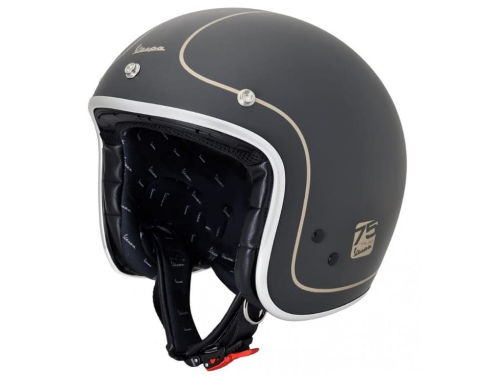 Přilba Piaggio VESPA jet helma 75. výročí černá