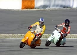 2006年ニュルブルクリンクケルンサーキットでのスクーターレース