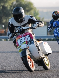 scooter-racing_challenge-scootenthole-magny-cours_scooter-center_2653