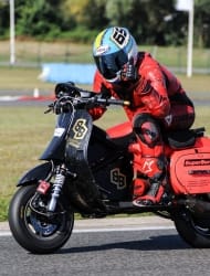 scooter-racing_challenge-scootenthole-magny-cours_scooter-center_4001