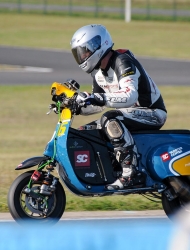 scooter-racing_challenge-scootenthole-magny-cours_scooter-center_4208