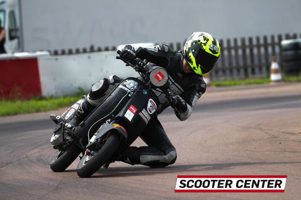 Luta de chapa metálica Vespa Race Belleben 2013